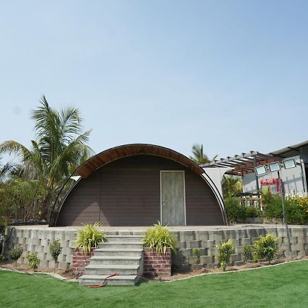 Palm Beach Resort Valsad Luaran gambar