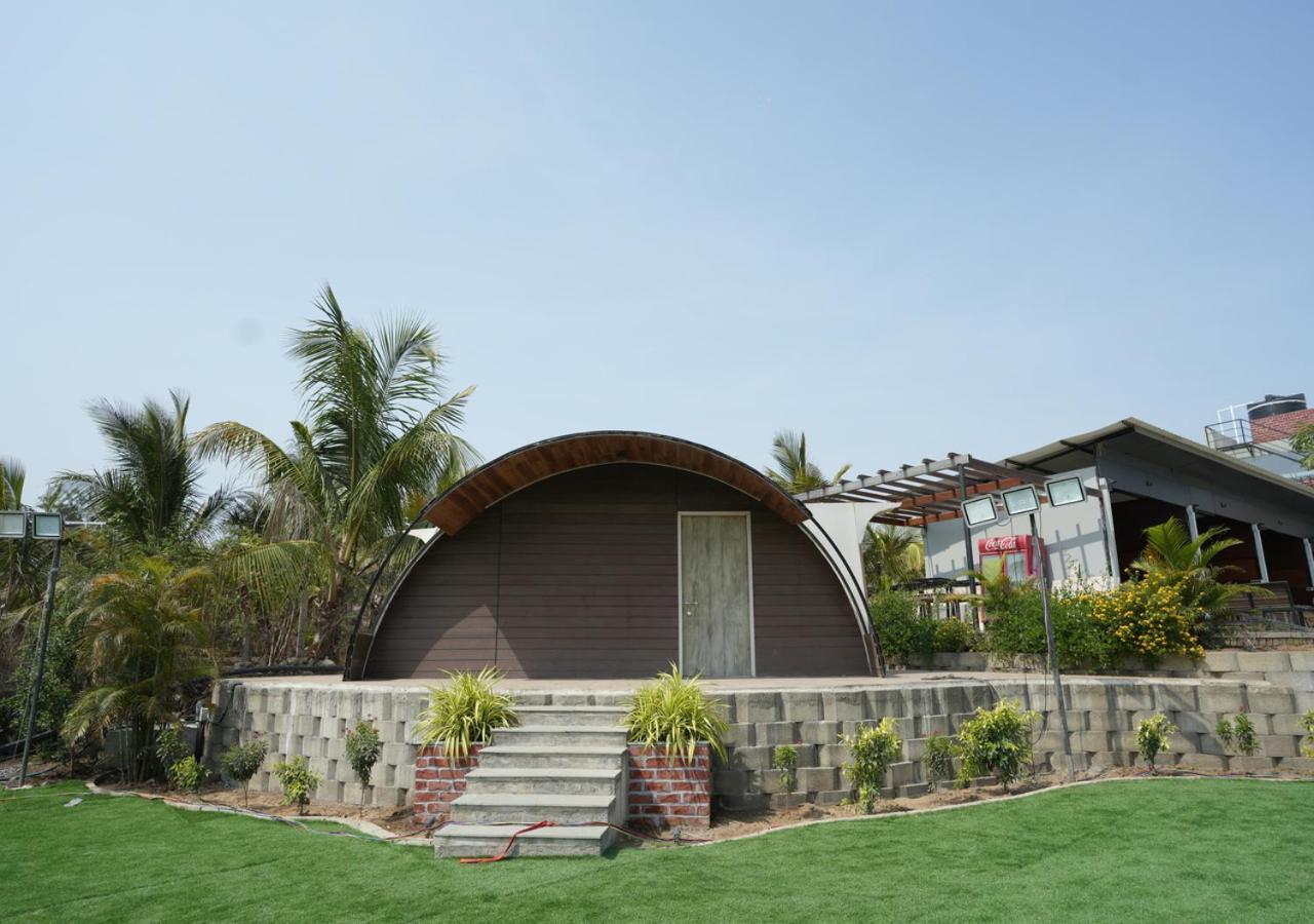 Palm Beach Resort Valsad Luaran gambar