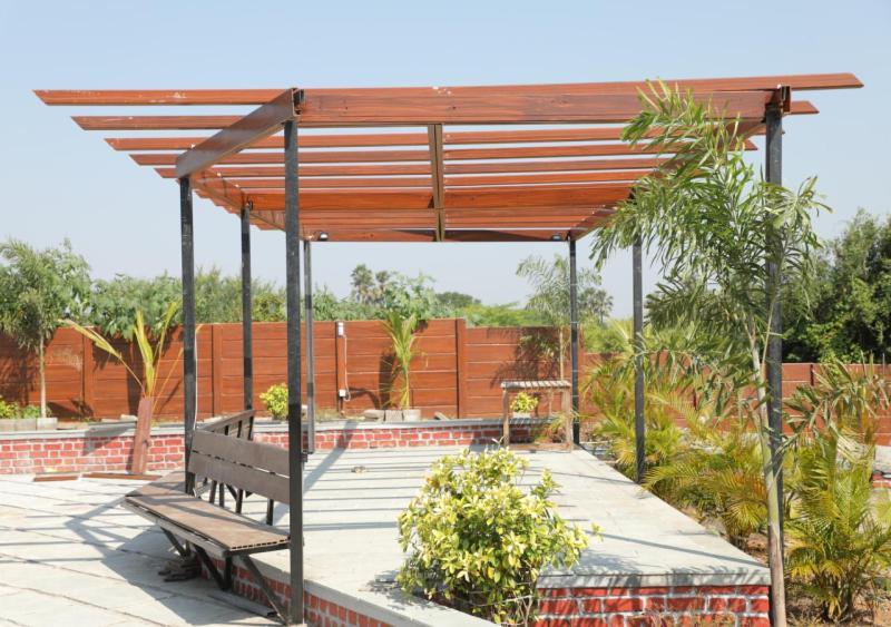 Palm Beach Resort Valsad Luaran gambar